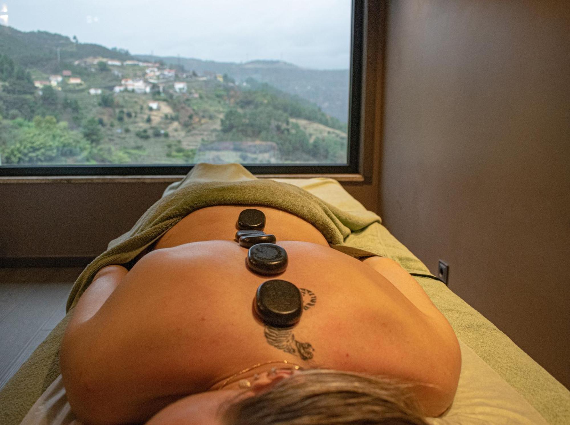 Mw Douro Wine & Spa Santa Marta de Penaguião Exterior foto Hot stone massage